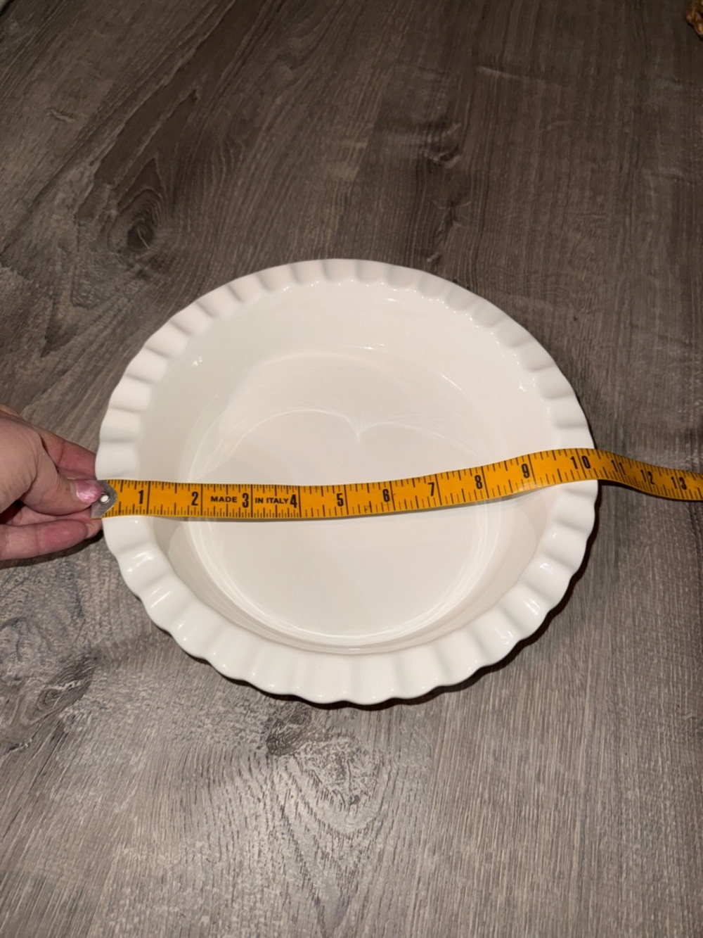 Williams Sonoma White Fluted Ceramic Pie Dish - Picture 6 of 6